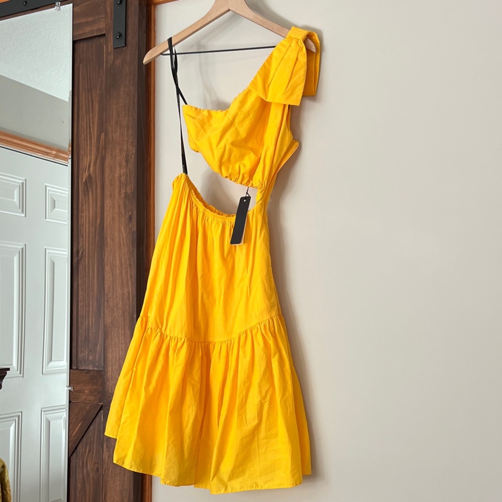 Black Halo Vibrant Yellow One-Shoulder Dress